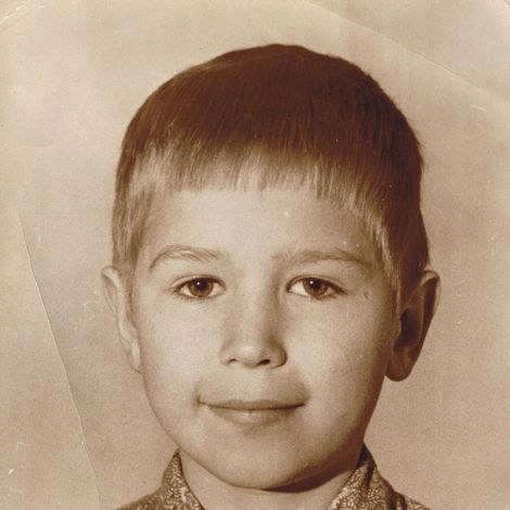 Вяткин Алексей награжден орденом Мужества посмертно, погиб в Чечне в 1996 г.