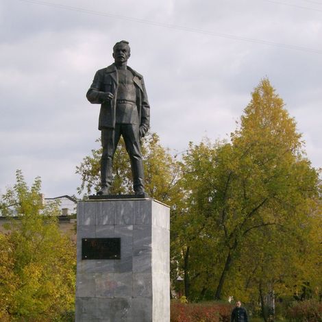 Памятник Ф.А. Сергееву (Артему). Фото К.Г. Ознобихина.