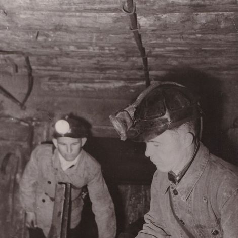 Заделка крепи в шахте. Пос. Буланаш, 1960-1970-е годы.