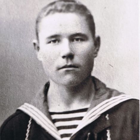 Малых (Смирнов) Иосиф Карпович, матрос на корабле «Андрей Первозванный», участник Первой мировой войны.