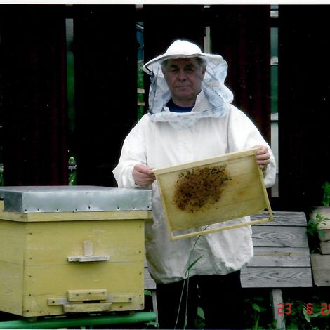 7. Бабкин В.Е. -пчеловод. 2007г.