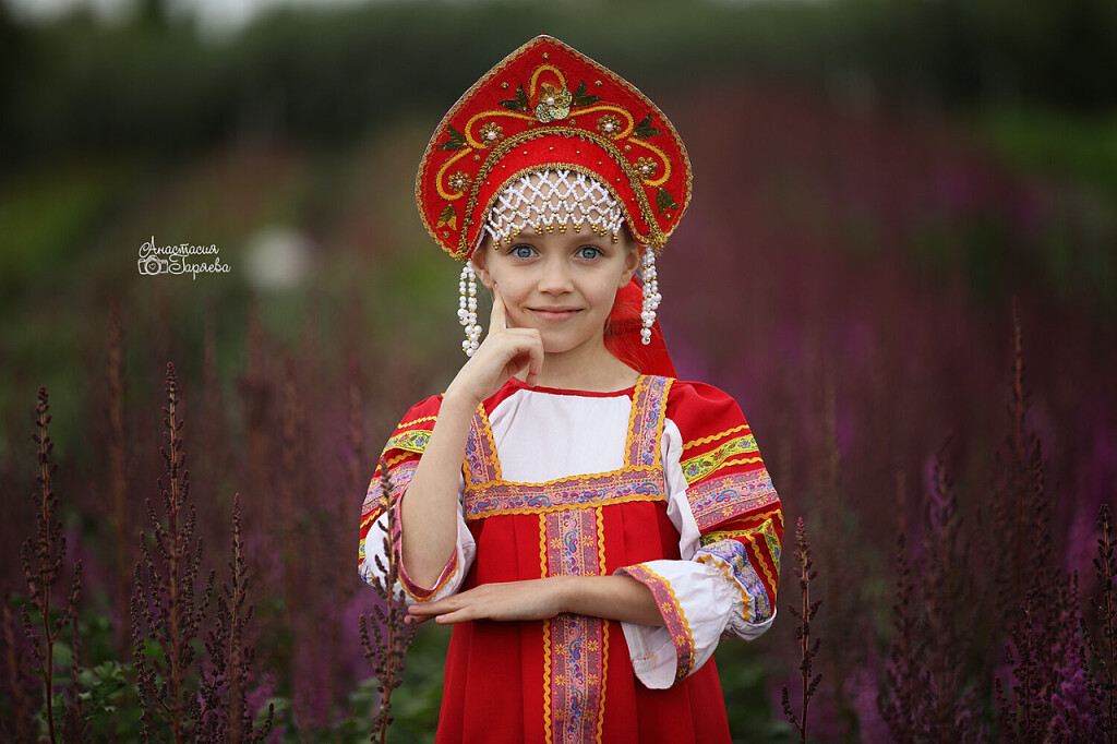Маленькие русские красавицы. Русский народный костюм. Во всех ты, душенька, нарядах хороша.