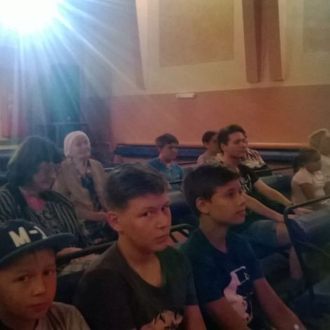 Зрители на сеансе фильма А. Кончаловского.