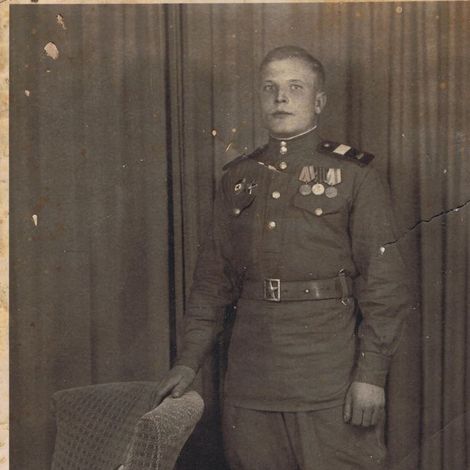 Глушков Петр Иванович, танкист. Воевал в составе 1-го Украинского фронта, дошел до Берлина.