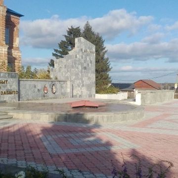 Мемориальный комплекс в честь земляков, погибших во время Великой Отечественной Войны. Село Покровское