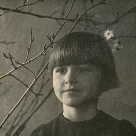 Дионисьева Алевтина Александровна. 8 лет. май 1945г. Свердловск.
