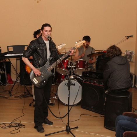 Выступает рок-группа «Вулкан». Ночь в музее-2013.