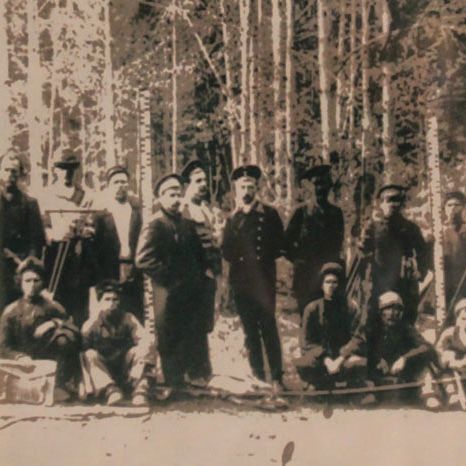 Изыскательная партия на месте будущей станции Егоршино во главе с инженером К.К.Хомичем. 1911 год..jpg