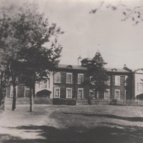 Городская больница. В 1941-1942 гг. на 2-м этаже располагалось 1-е отделение госпиталя № 3745