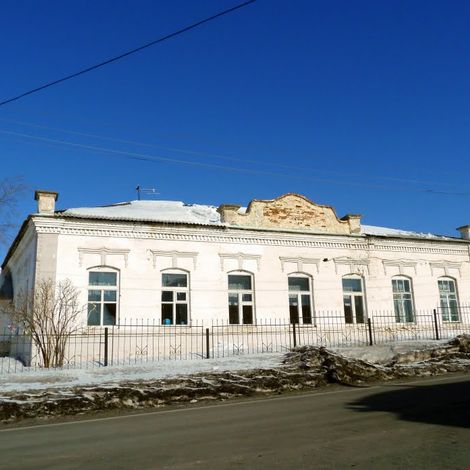 Здание школы в с.Большое Трифоново
