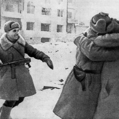 Встреча воинов 62-й и 21-й армий, соединившихся в Сталинграде.
