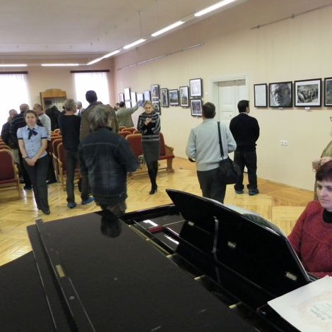 Участники артемовского музейного фотоклуба в гостях в музее П.И. Чайковского, г.Алапаевск, январь 2013 года.
