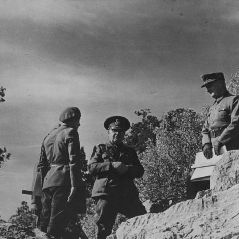 Румынский генерал Уго Шваб и немецкий генерал Рудольф Конрад в Крыму. 27.02.1944.